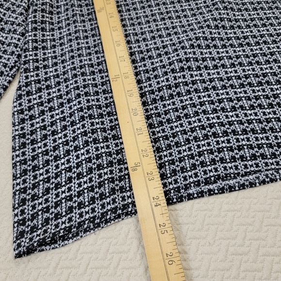 Violet and Claire Black Printed Blouse Long Sleeve Size Large - Picture 11 of 16